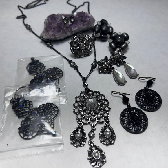 Jewelry - Vtg Black Gunmetal Jewelry Goth Chandelier Necklace Ring Earrings Avon Lisner